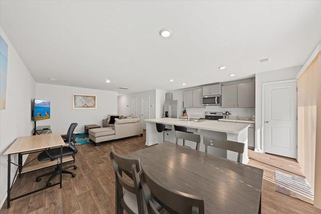 4698 Palm View Circle, North Charleston, SC 29418