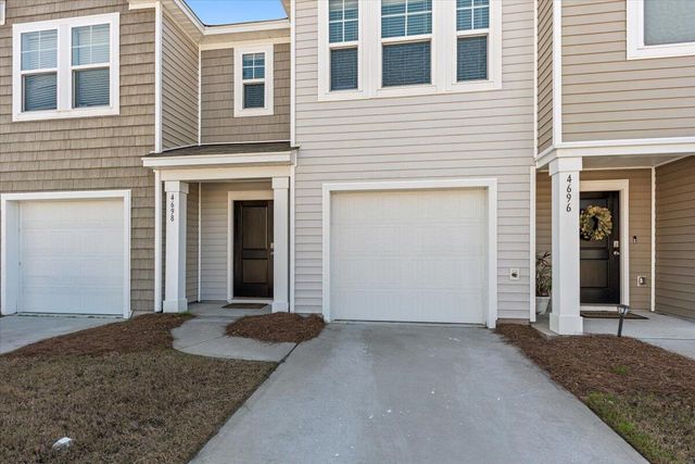 4698 Palm View Circle, North Charleston, SC 29418