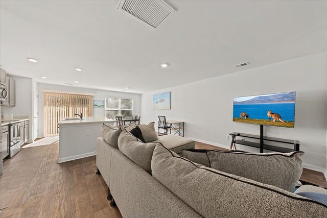 4698 Palm View Circle, North Charleston, SC 29418