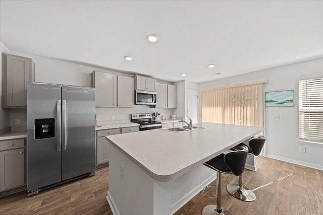 4698 Palm View Circle, North Charleston, SC 29418