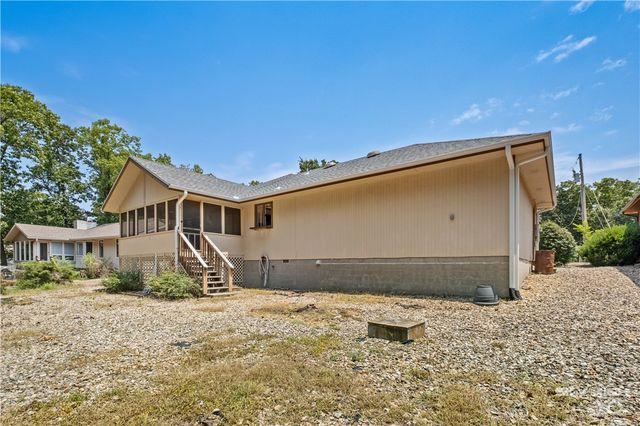 13 Yarmouth Drive, Bella Vista, AR 72715