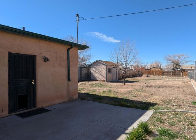 1023 Arno Street NE, Albuquerque, NM 87102