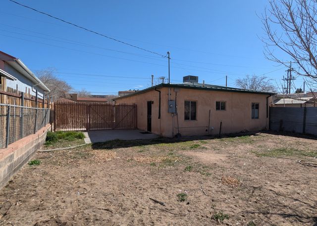 1023 Arno Street NE, Albuquerque, NM 87102