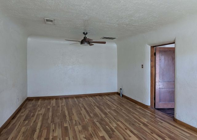 1023 Arno Street NE, Albuquerque, NM 87102