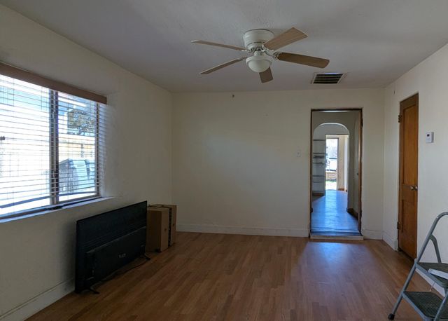 1023 Arno Street NE, Albuquerque, NM 87102