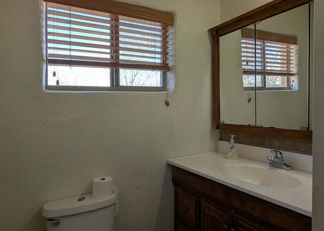 1023 Arno Street NE, Albuquerque, NM 87102