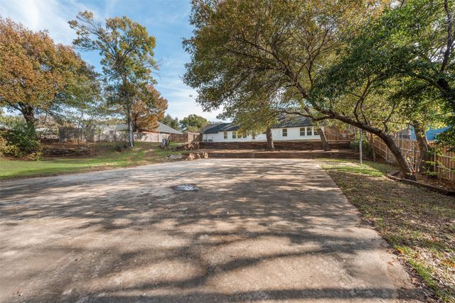 1205 Circle Lane, Bedford, TX 76022