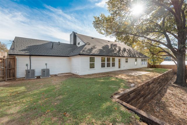 1205 Circle Lane, Bedford, TX 76022