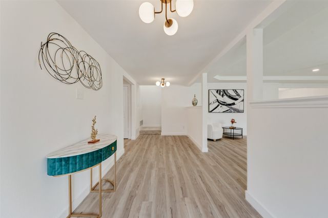 1205 Circle Lane, Bedford, TX 76022