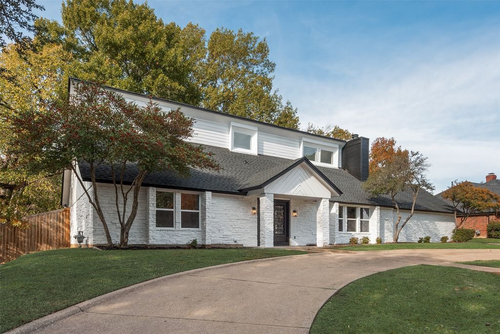 1205 Circle Lane, Bedford, TX 76022