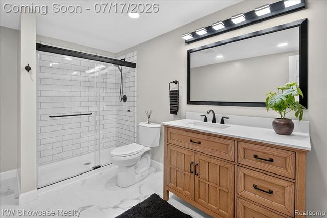 8265 Eastway Drive, White Lake, MI 48386