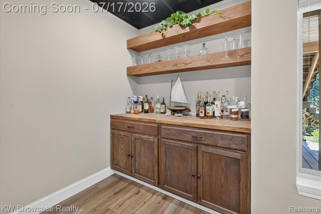 8265 Eastway Drive, White Lake, MI 48386