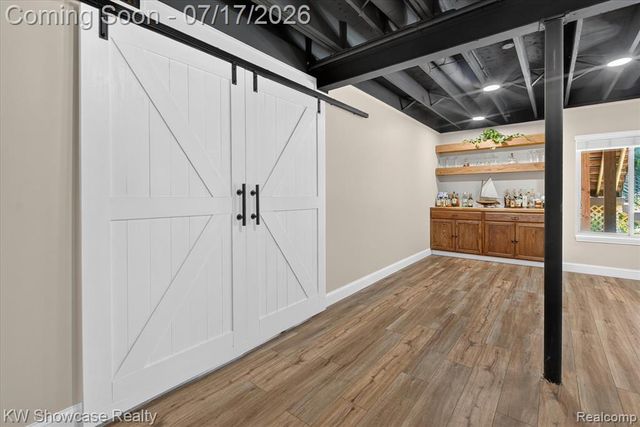 8265 Eastway Drive, White Lake, MI 48386