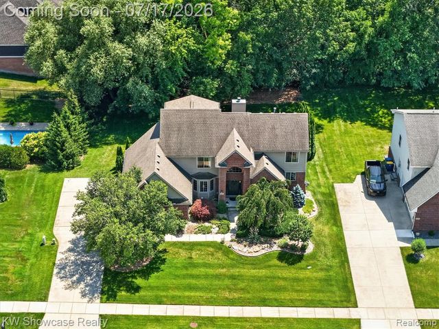 8265 Eastway Drive, White Lake, MI 48386