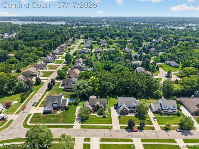 8265 Eastway Drive, White Lake, MI 48386