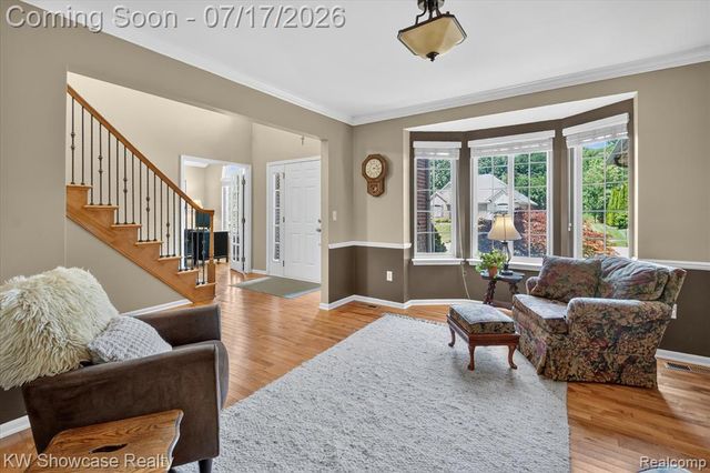 8265 Eastway Drive, White Lake, MI 48386