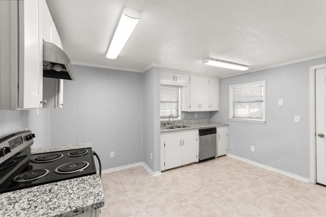 203 S Fig Street, Sweeny, TX 77480