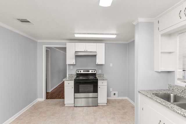 203 S Fig Street, Sweeny, TX 77480