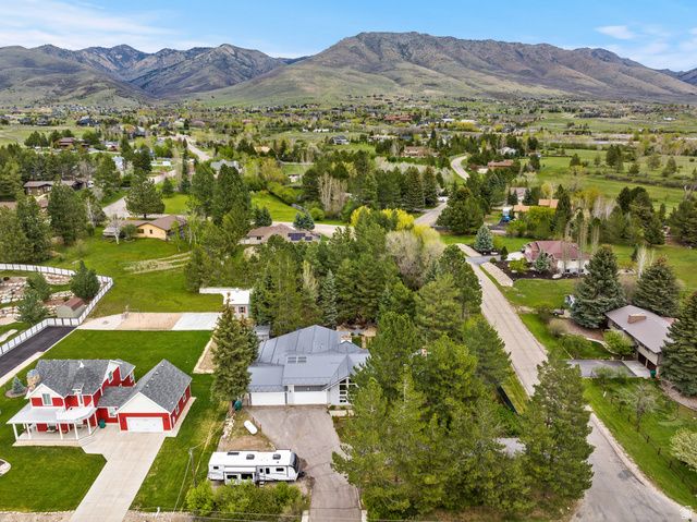 3260 N RIVER DR, Eden, UT 84310