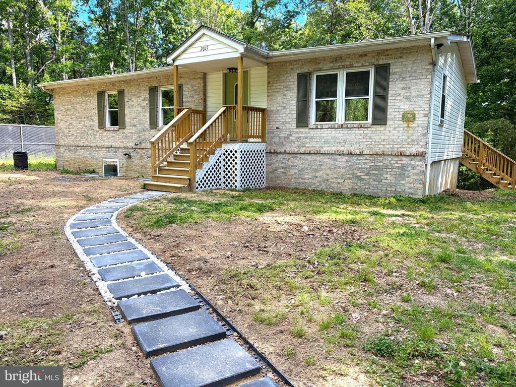 Image 1 of property listing at 2015 ELBA CT, Lusby, MD 20657