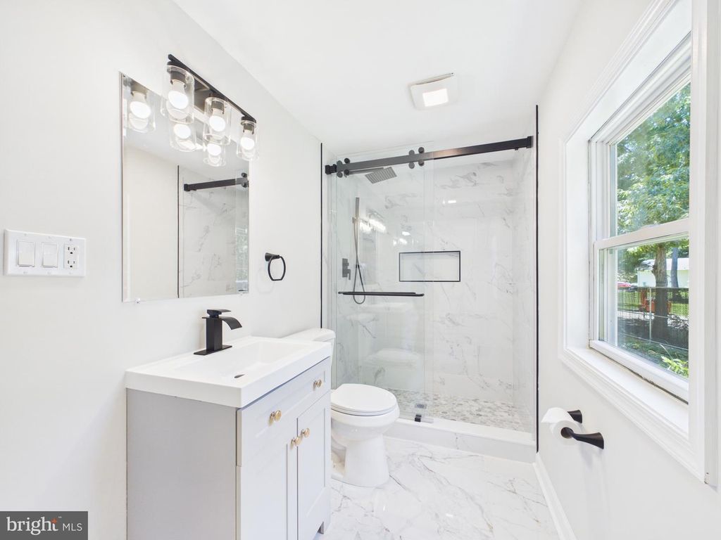 Image 21 of property listing at 2015 ELBA CT, Lusby, MD 20657