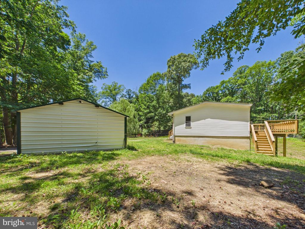 Image 39 of property listing at 2015 ELBA CT, Lusby, MD 20657