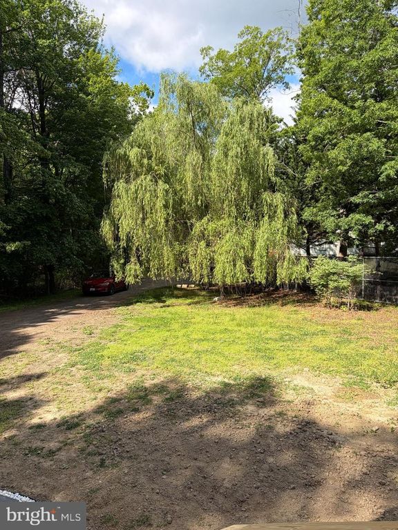 Image 41 of property listing at 2015 ELBA CT, Lusby, MD 20657