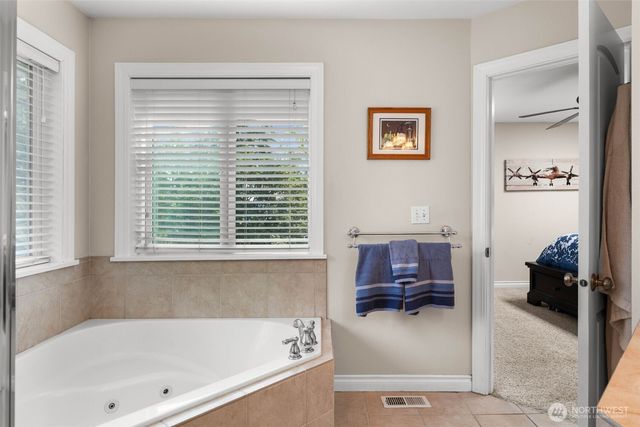 317 66th Avenue NE, Tacoma, WA 98422