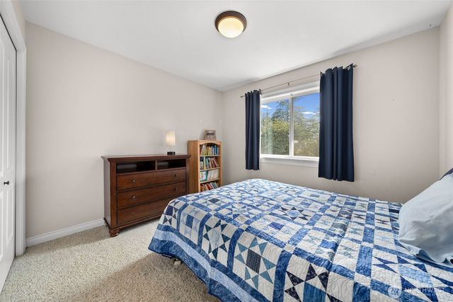 317 66th Avenue NE, Tacoma, WA 98422