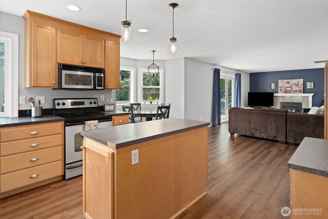 317 66th Avenue NE, Tacoma, WA 98422