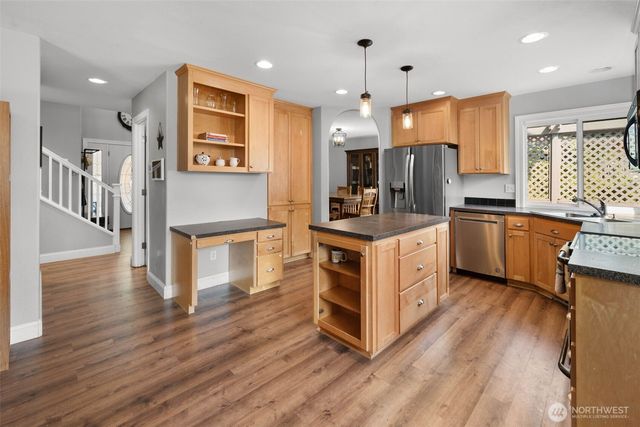 317 66th Avenue NE, Tacoma, WA 98422