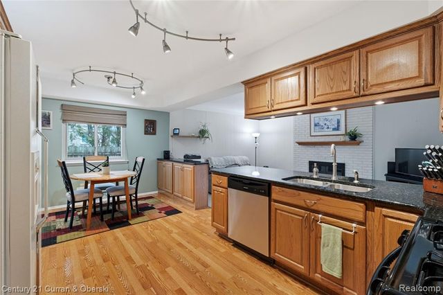 41183 Beechwood Street, Macomb, MI 48038