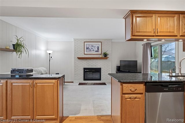 41183 Beechwood Street, Macomb, MI 48038