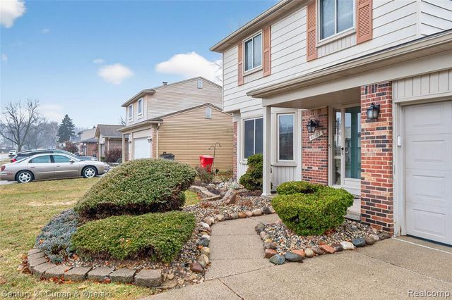 41183 Beechwood Street, Macomb, MI 48038