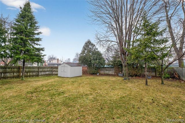 41183 Beechwood Street, Macomb, MI 48038