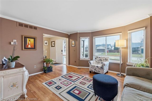 41183 Beechwood Street, Macomb, MI 48038