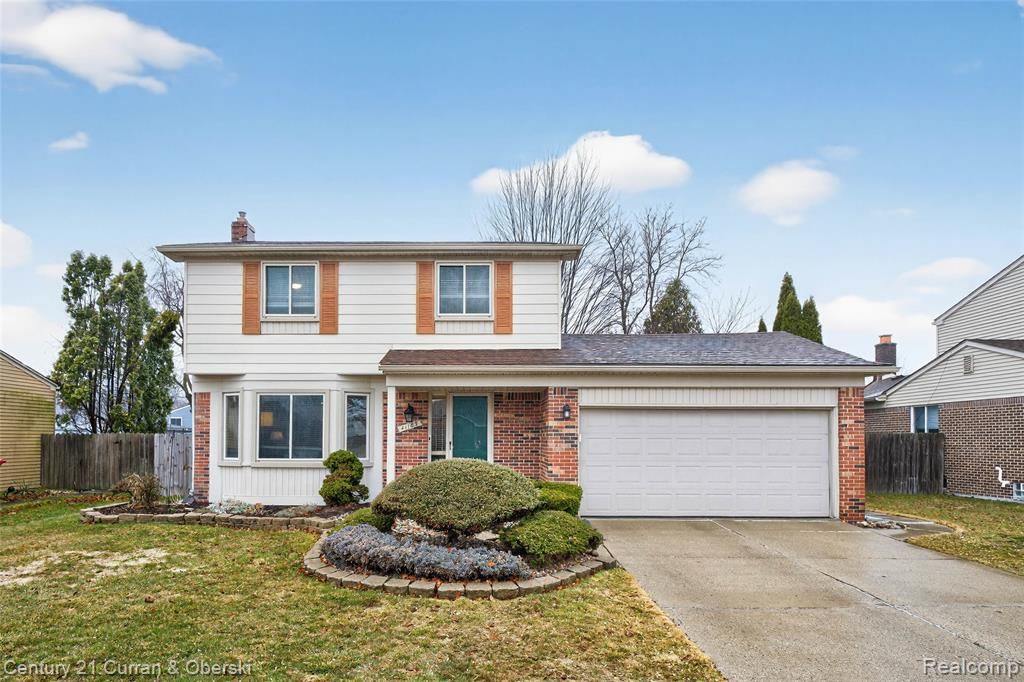 41183 Beechwood Street, Macomb, MI 48038