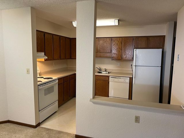 221 Grand Avenue W 104, South Saint Paul, MN 55075