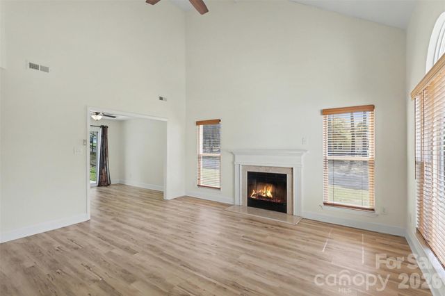 8500 Woodhill Manor Court, Charlotte, NC 28215