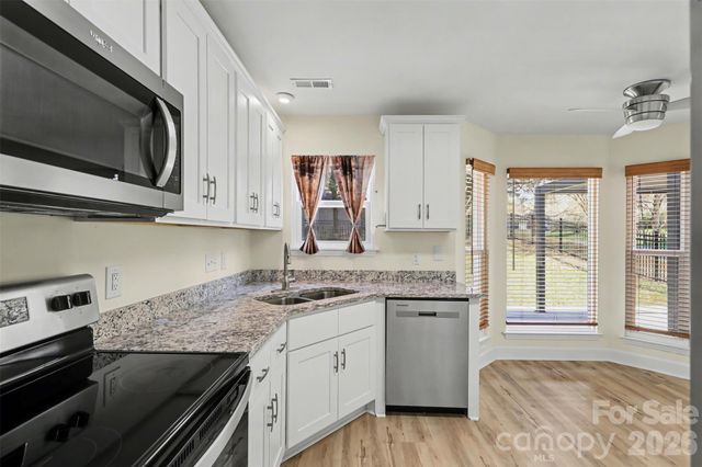 8500 Woodhill Manor Court, Charlotte, NC 28215