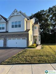 424 GREY FEATHER Way, Upper Macungie Twp, PA 18104