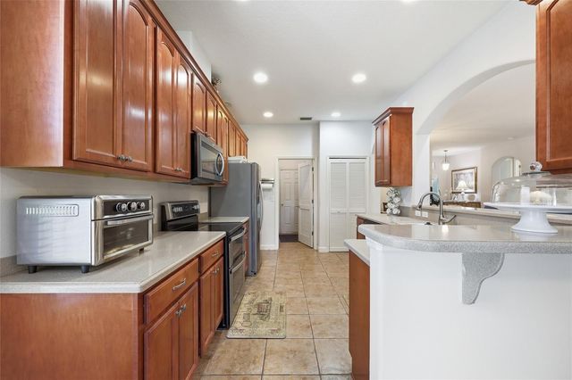 6342 SANDERS GROVE CIRCLE, Okahumpka, FL 34762