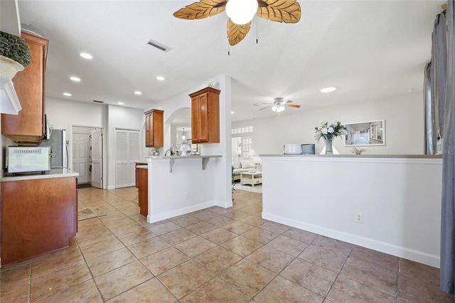6342 SANDERS GROVE CIRCLE, Okahumpka, FL 34762