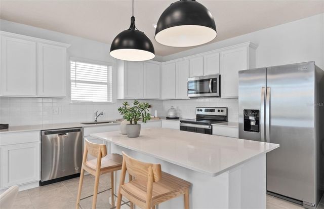 3273 ELLSWORTH AVENUE, Davenport, FL 33837