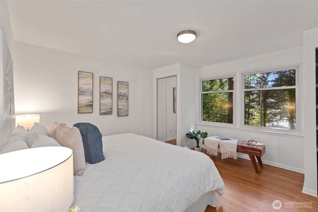 327 108 Avenue SE, Bellevue, WA 98004