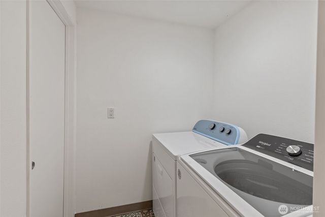 327 108 Avenue SE, Bellevue, WA 98004
