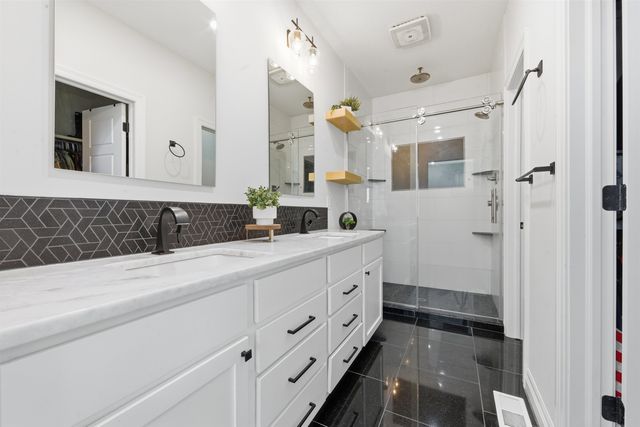 6714 N Silverton St, Wichita, KS 67219