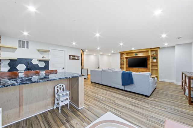 6714 N Silverton St, Wichita, KS 67219