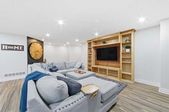 6714 N Silverton St, Wichita, KS 67219