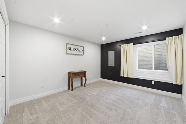 6714 N Silverton St, Wichita, KS 67219